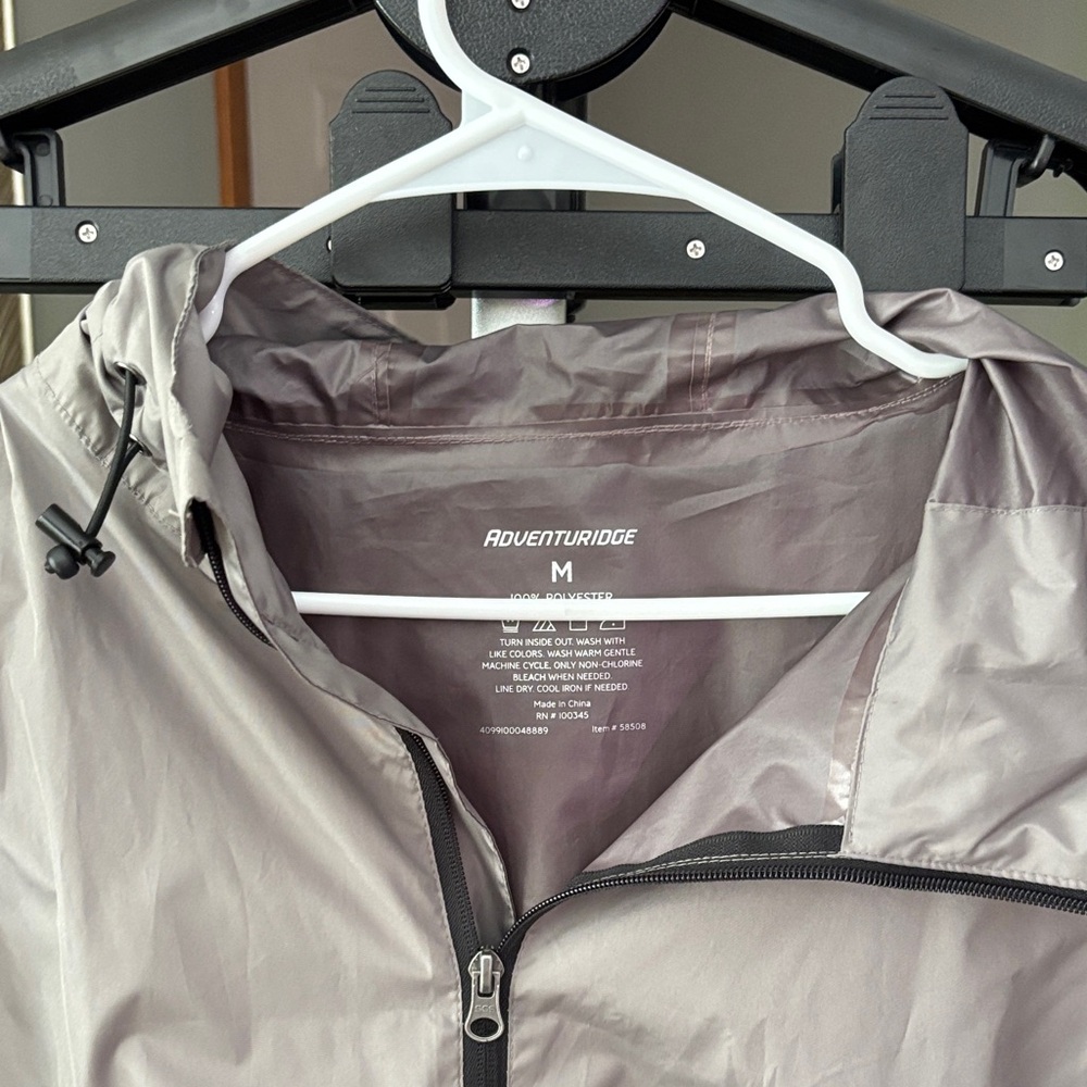 Adventuridge Women's Gray Windbreaker